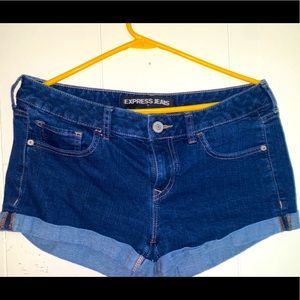 💓Cute express jean shorts💓